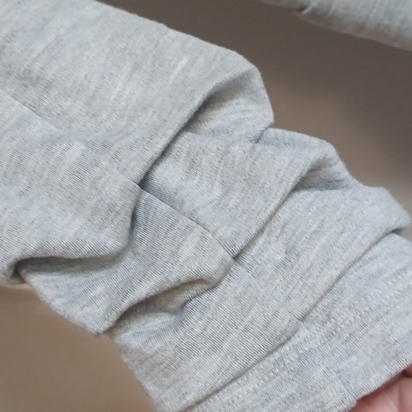 Bailey 44, Gray one button blazer with ruched sleeves. SZ S - Picture 3 of 8